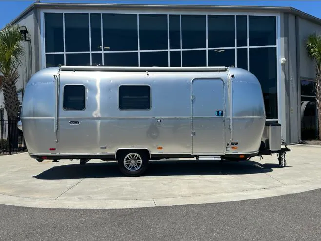 2026 Airstream World Traveler 22RB - Photo 4