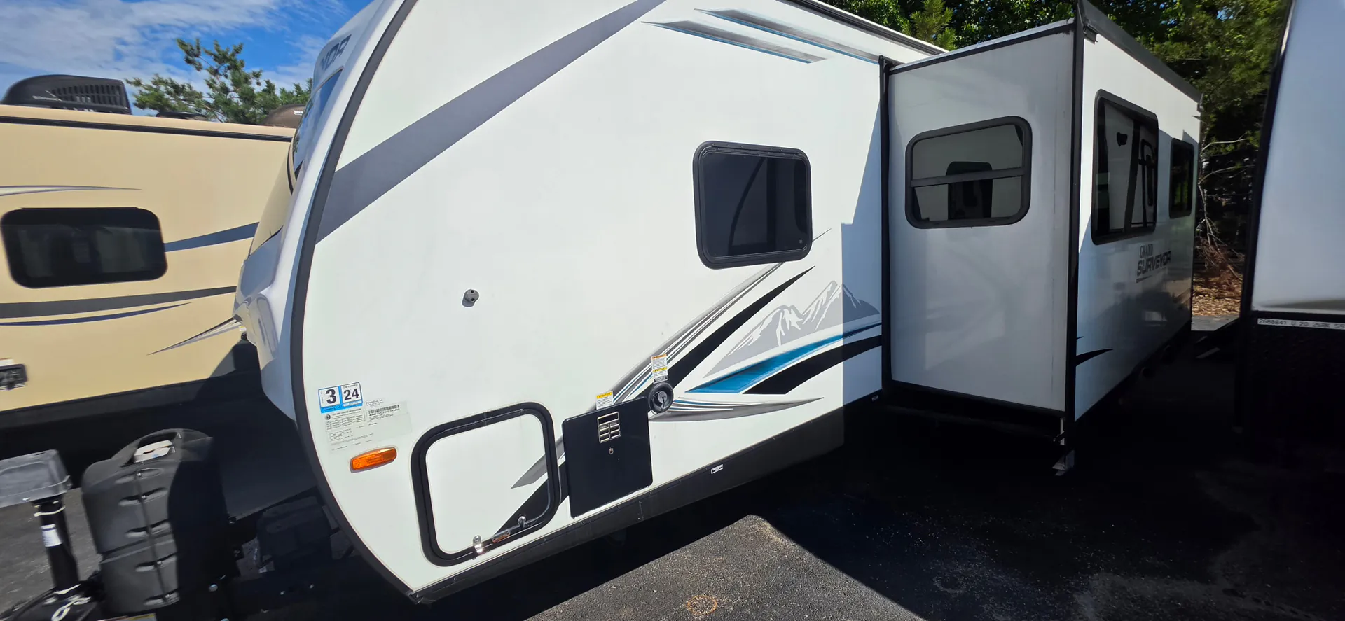2023 Forest River Grand Surveyor 267RBSS - Photo 2