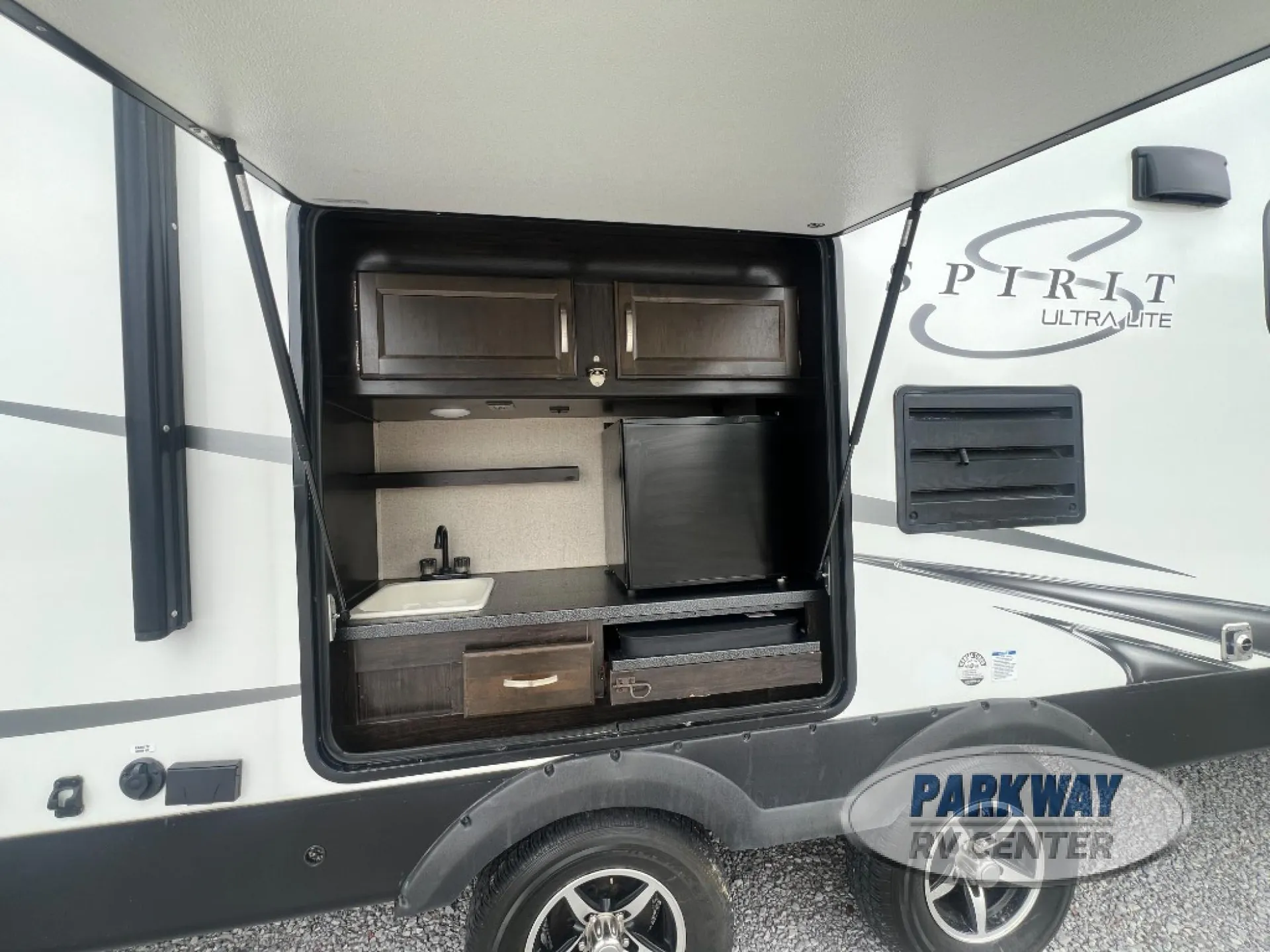 2018 Coachmen Spirit Ultra Lite 2963BH - Photo 3