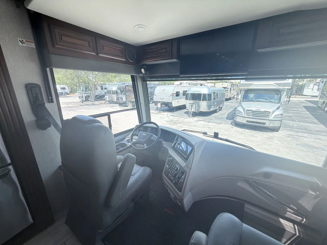 2021 Forest River Berkshire XLT 45G - Photo 4