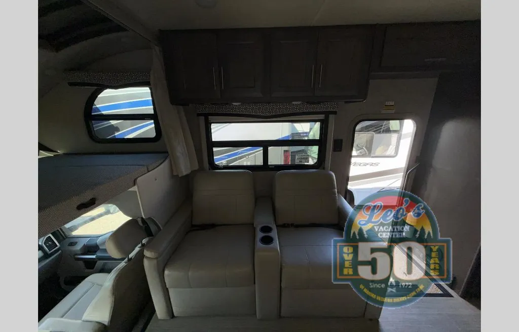 2022 Thor Motor Coach Magnitude RS36, Photos photo 16