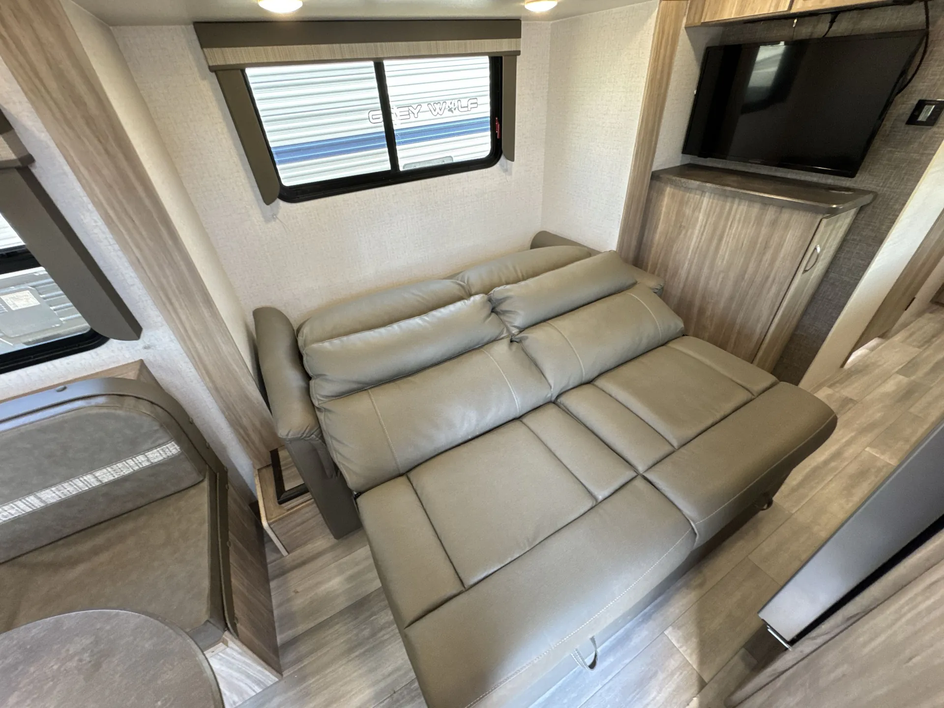 2022 Winnebago Micro Minnie 2225RL — living area main