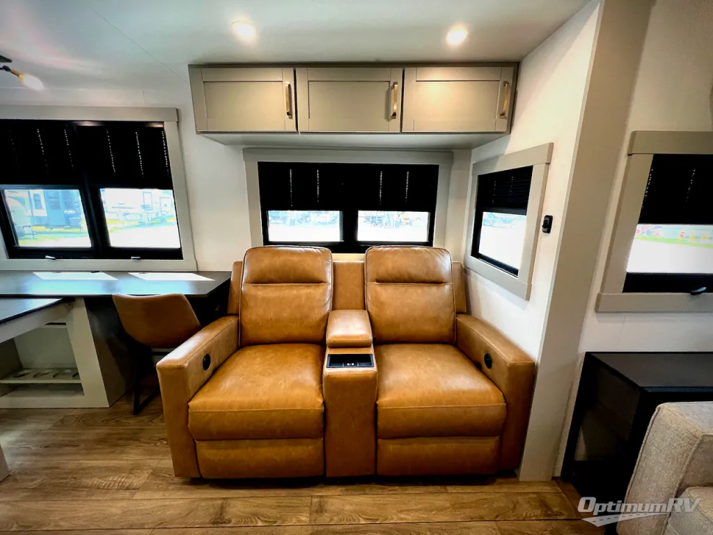 2025 Brinkley Model Z 3610, Photos photo 7