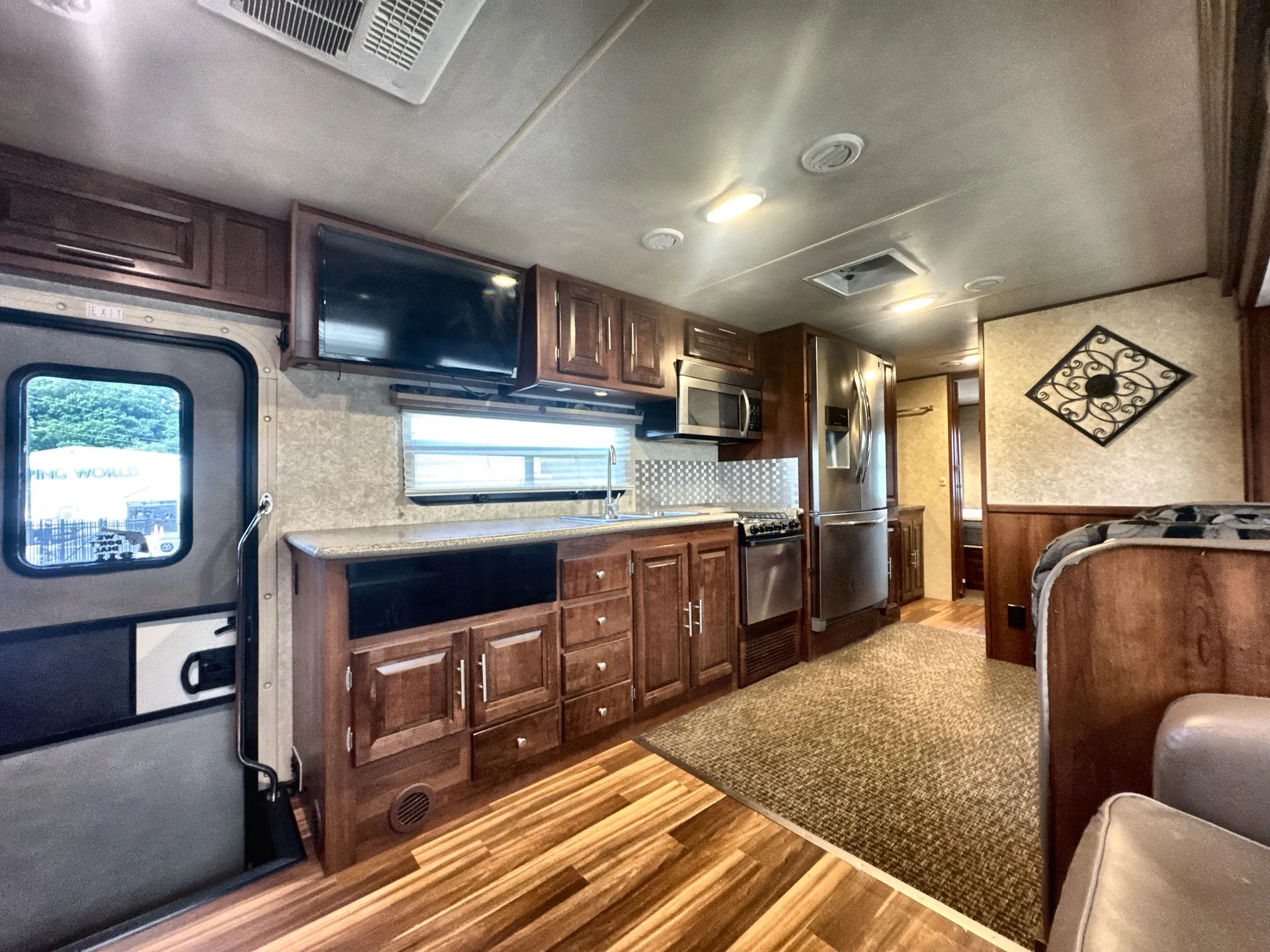 2014 Forest River Georgetown 329DS — living area main