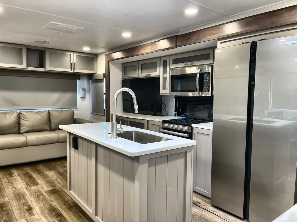 2025 Alliance RV Avenue 332RL - Photo 4