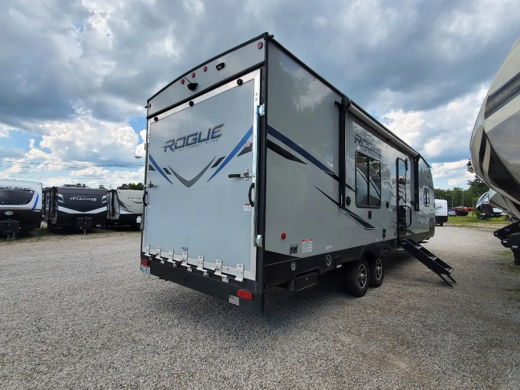 2021 Forest River Vengeance Rogue 26V — Photo 6