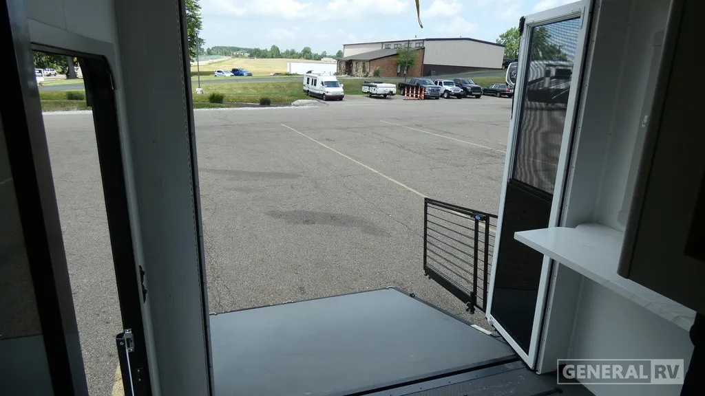 2025 Brinkley Model G 3250, Photos photo 32