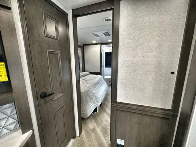 2027 Entegra Coach Accolade 37K, Photos photo 27