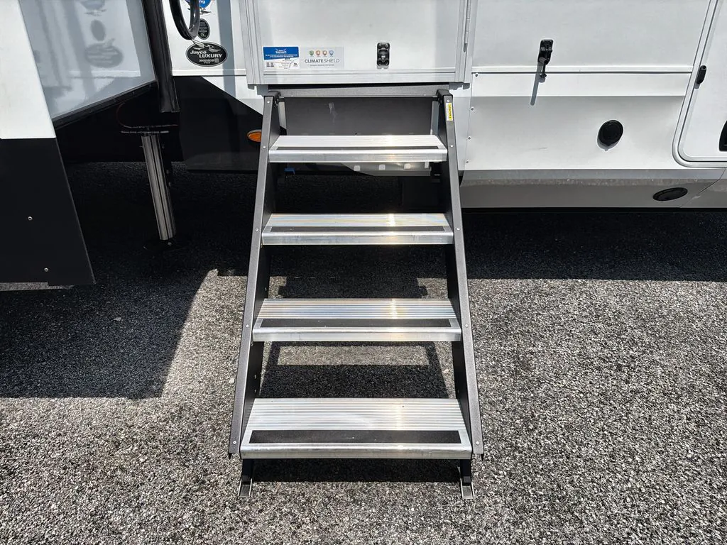 2027 Jayco North Point 395DSDB - Photo 3