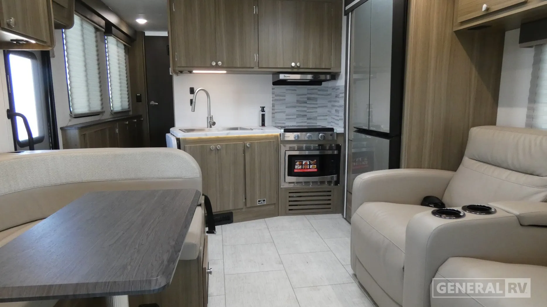2026 Coachmen Freelander 30KB - Photo 3