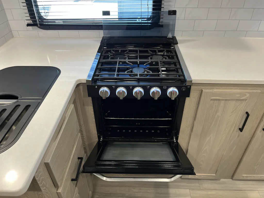 2022 Forest River Rockwood Ultra Lite 2911BS, Photos photo 11