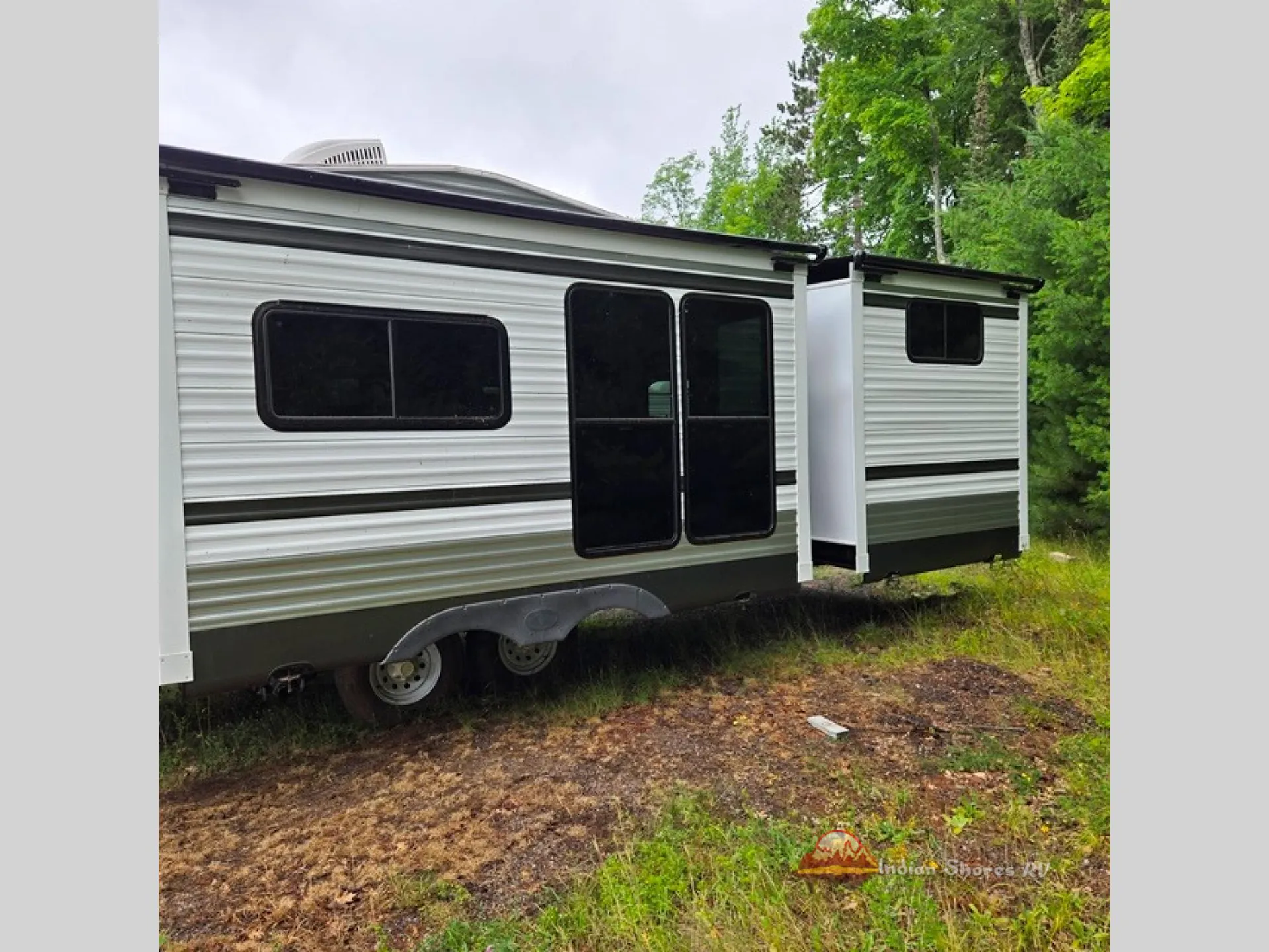 2015 Forest River Wildwood Lodge 404FB - Photo 4