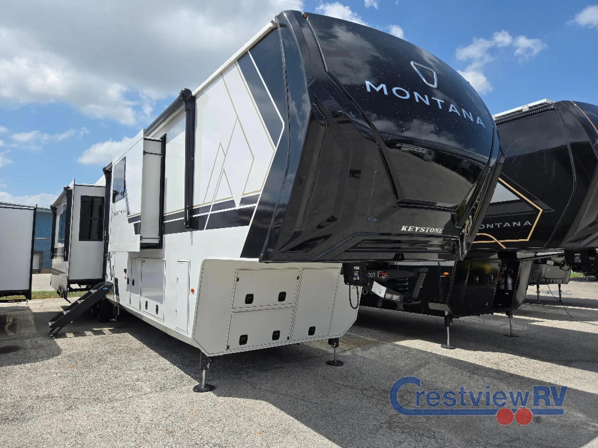 2026 Keystone RV Montana 3900RK - Photo 3