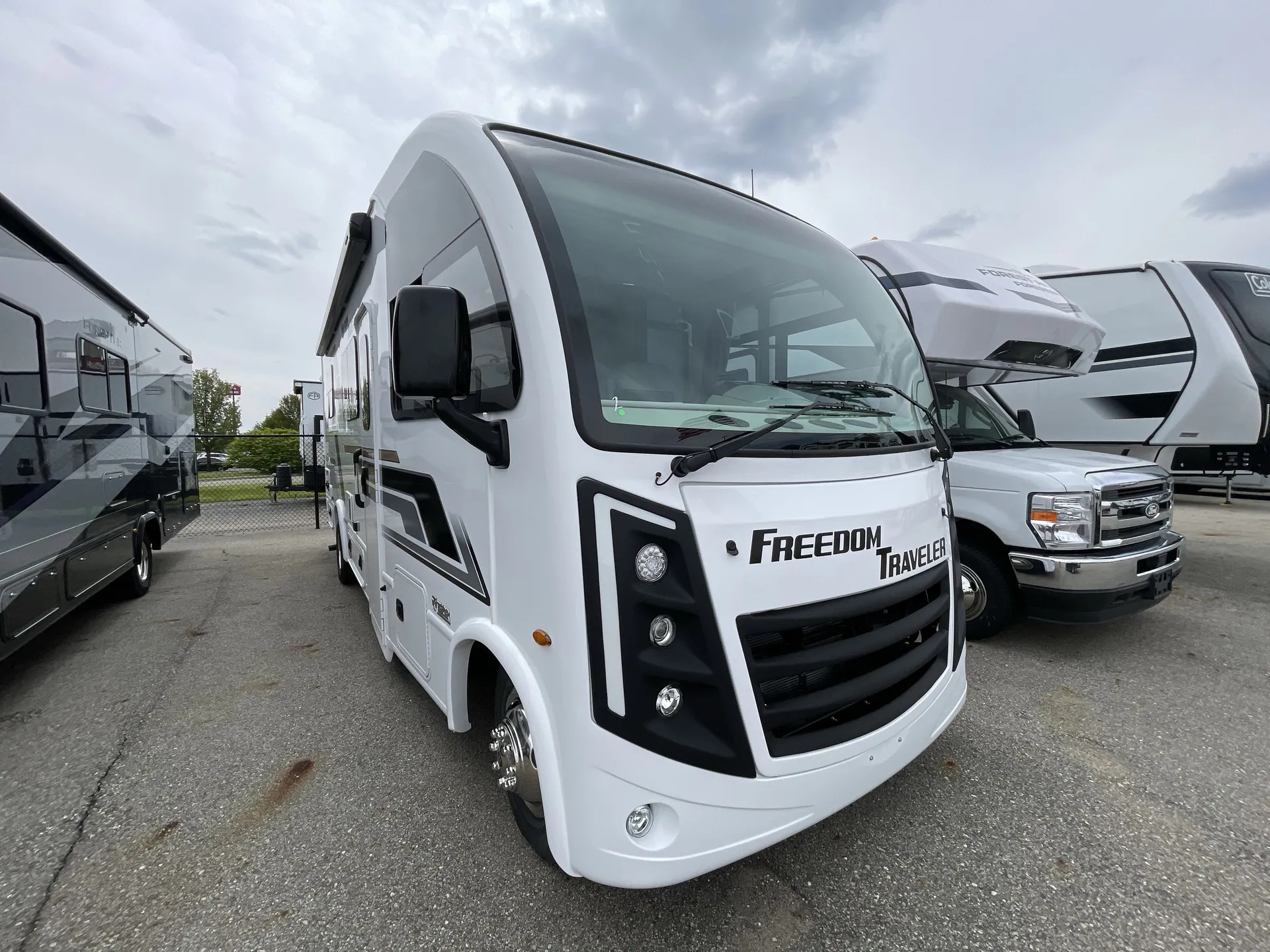 2027 Thor Motor Coach Freedom Traveler A26 - Photo 2