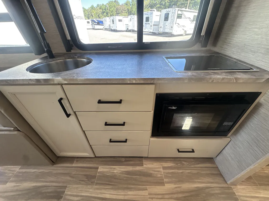 2022 Thor Motor Coach Axis 24.3, Photos photo 12