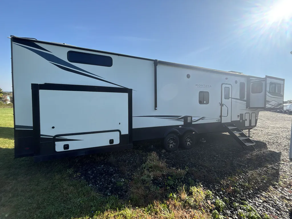 2023 Keystone Montana High Country 377FL, Photos photo 4