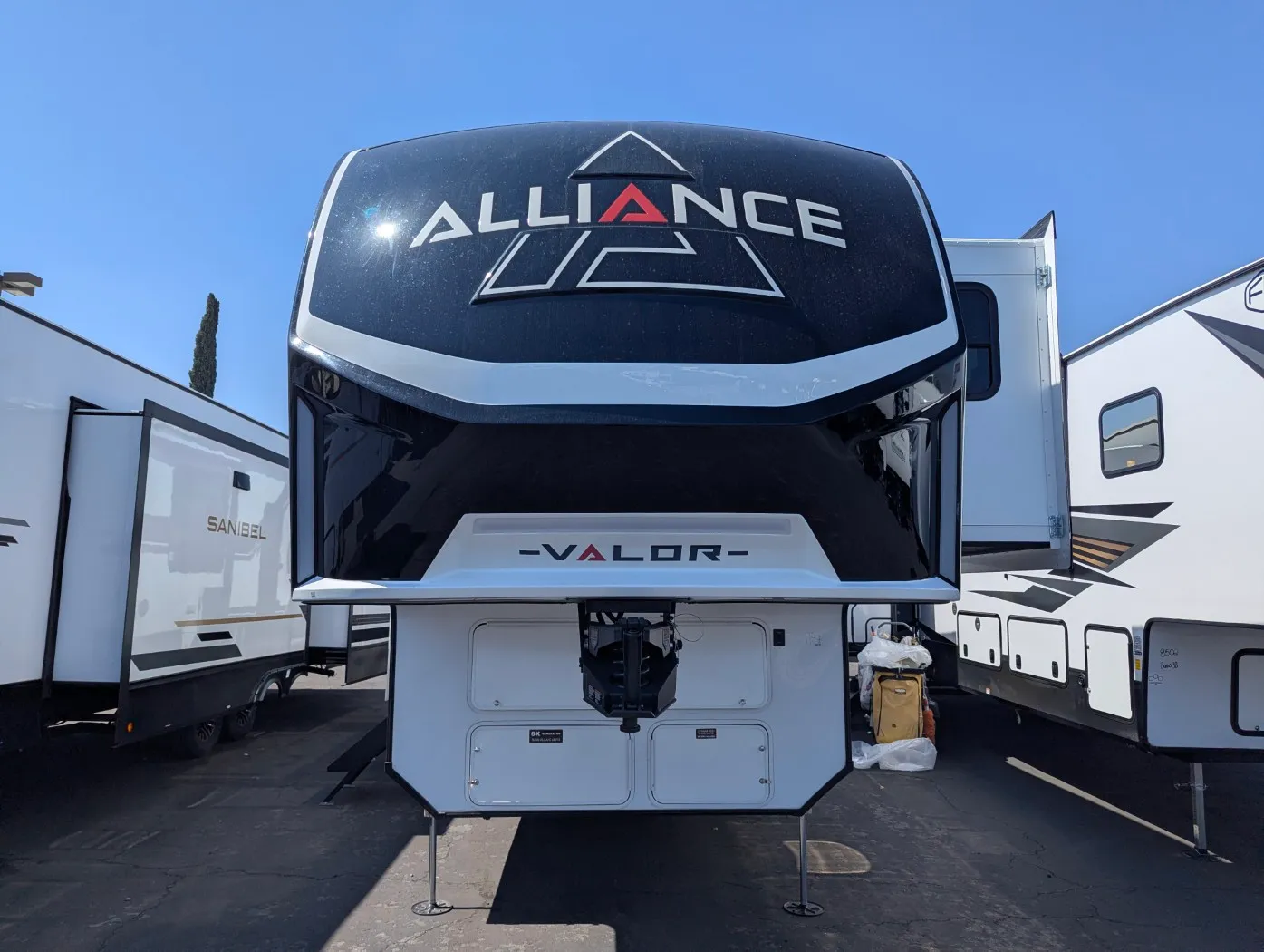 2026 Alliance RV Valor 44V14 - Photo 3