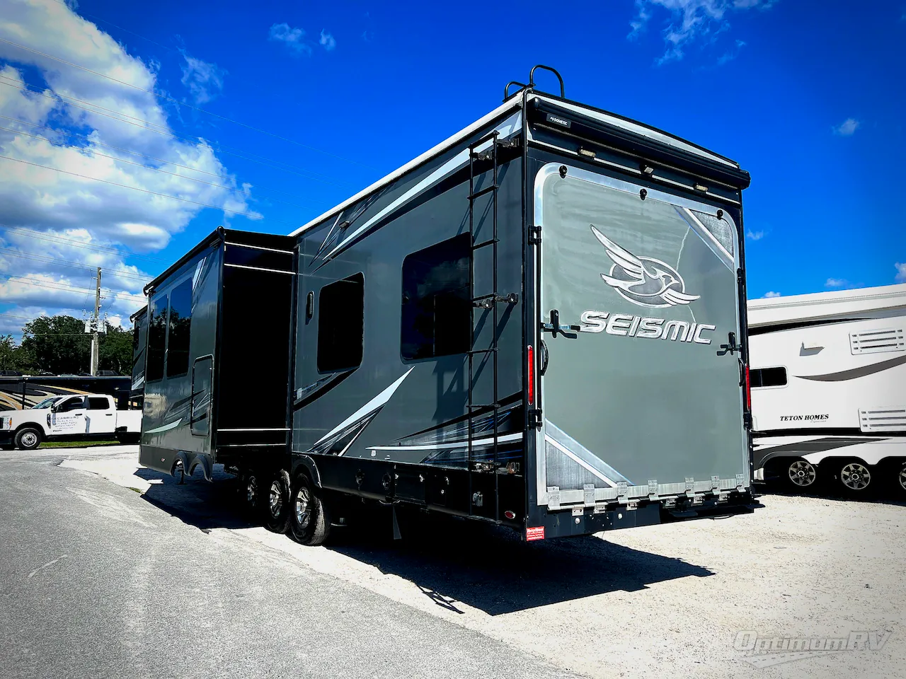 2018 Jayco Seismic 4213 - Photo 3