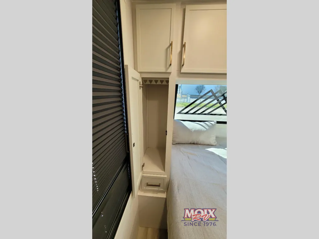 2027 Brinkley Model I 290, Photos photo 6