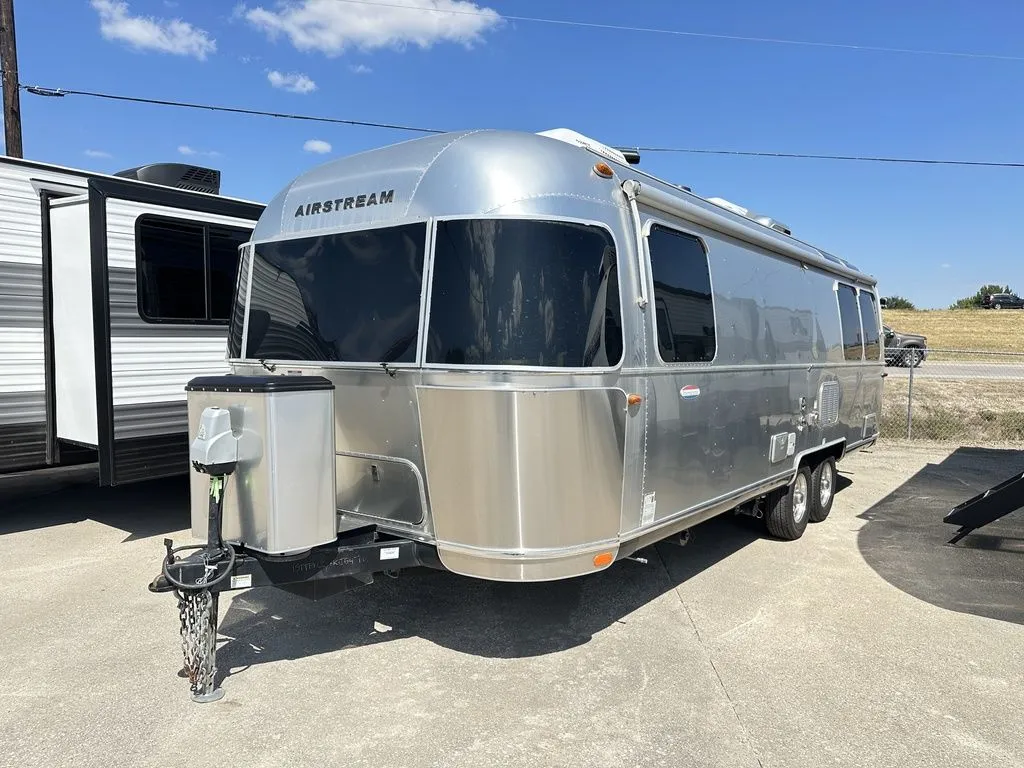 2019 Airstream International Serenity 27FB - Photo 2