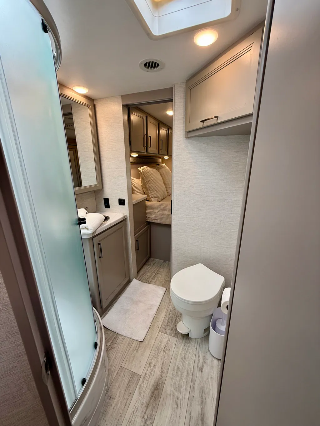 2024 Thor Motor Coach Chateau 31EV, Photos photo 24