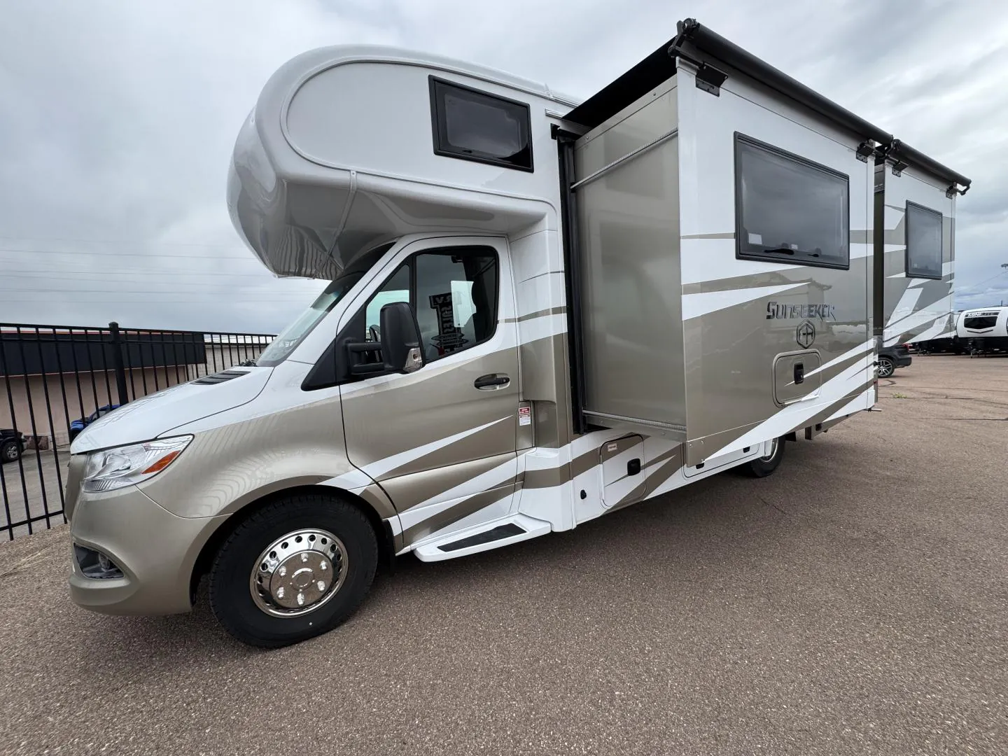2025 Forest River Sunseeker MBS 2400DSB - Photo 2