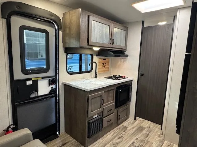 2023 Venture RV Sonic Lite 150VRB - Photo 3