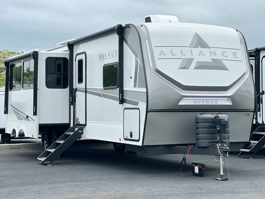 2025 Alliance RV Avenue 333BH - Photo 2