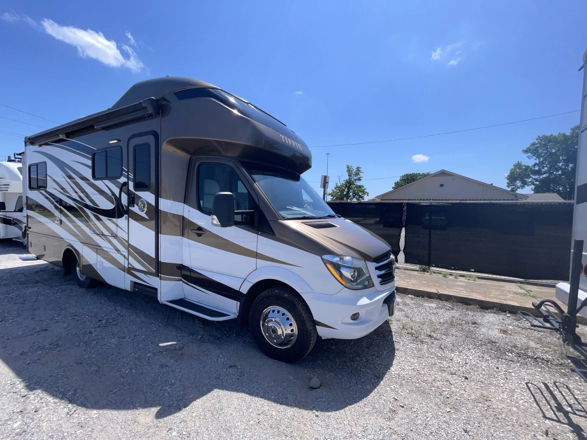 2018 Tiffin Wayfarer 24 BW dealer photo 1 from Camping World