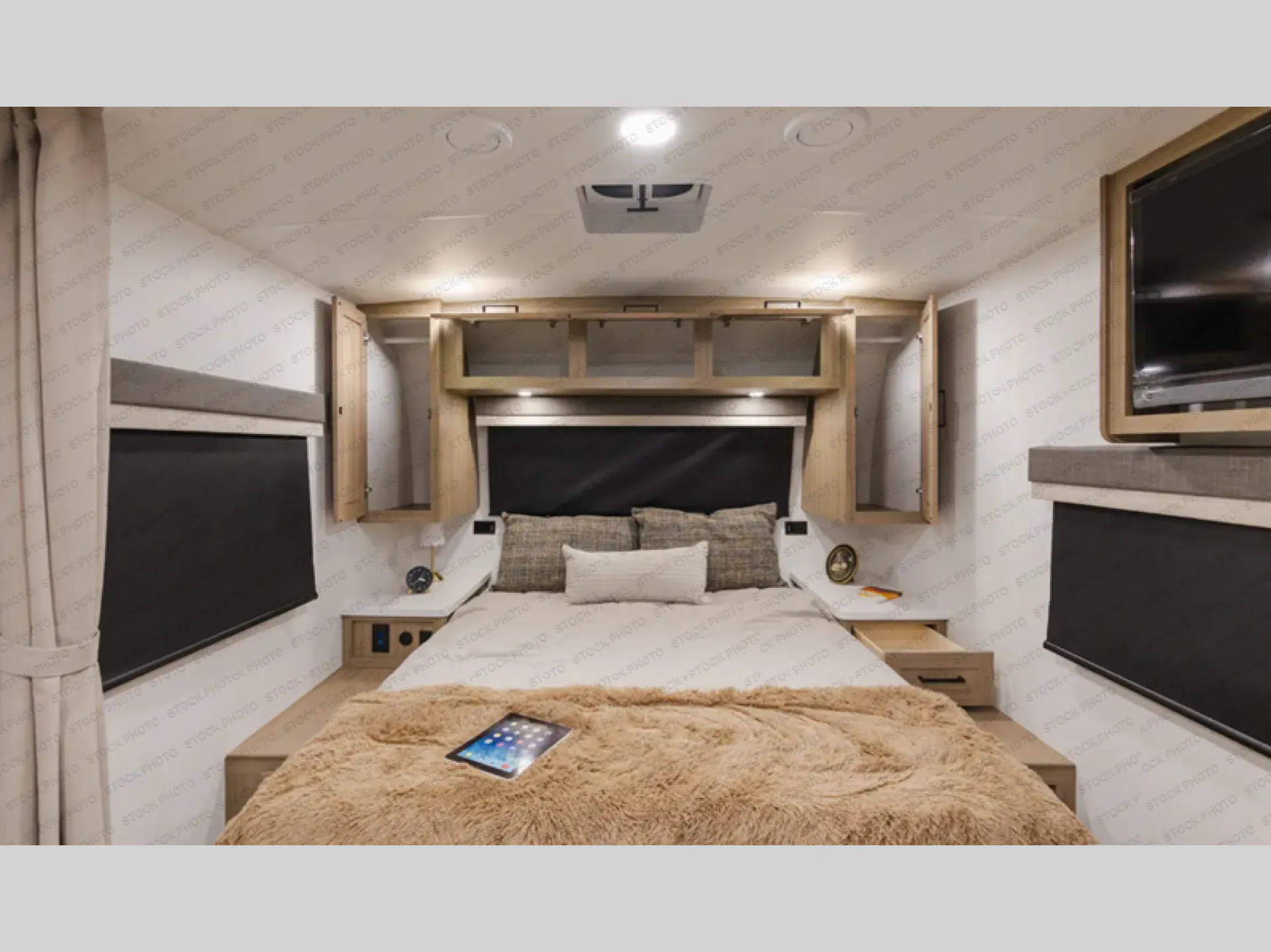 2027 Forest River Rockwood Mini Lite 2109S — Photo 5