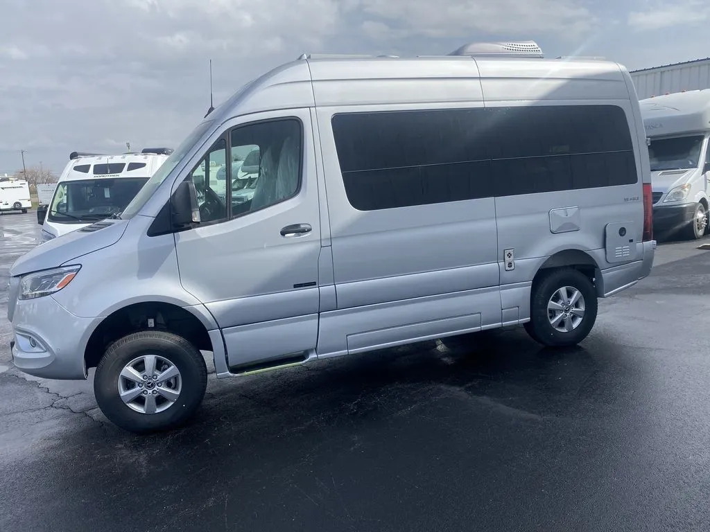 2025 Roadtrek SS Agile AWD - Photo 3