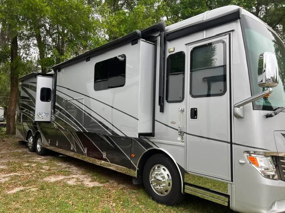 2016 Newmar Ventana 4369 - Photo 3