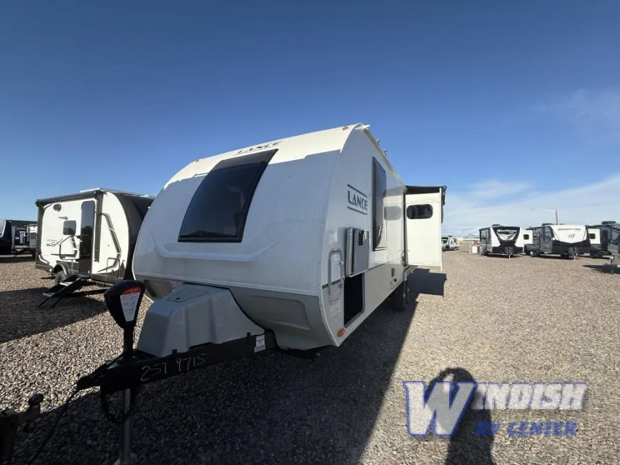 2025 Lance Lance Travel Trailers 2565 - Photo 2