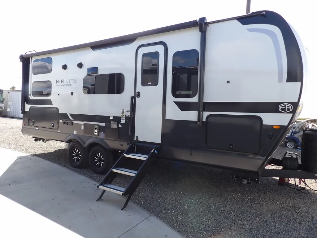 2026 Forest River Rockwood Mini Lite 2509S - Photo 3