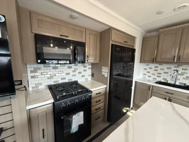 2027 Highland Ridge 3X 390TBS, Photos photo 29
