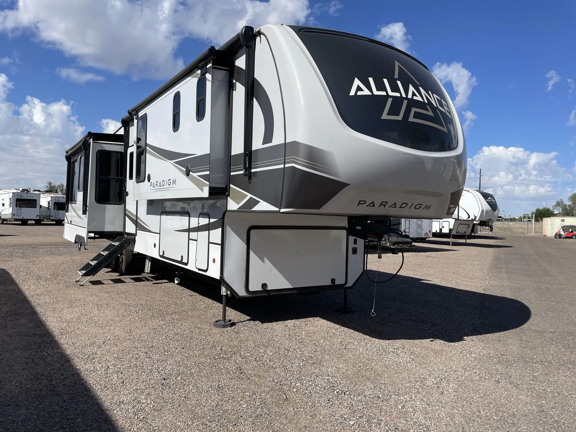 2024 Alliance RV Paradigm 382RK - Photo 2