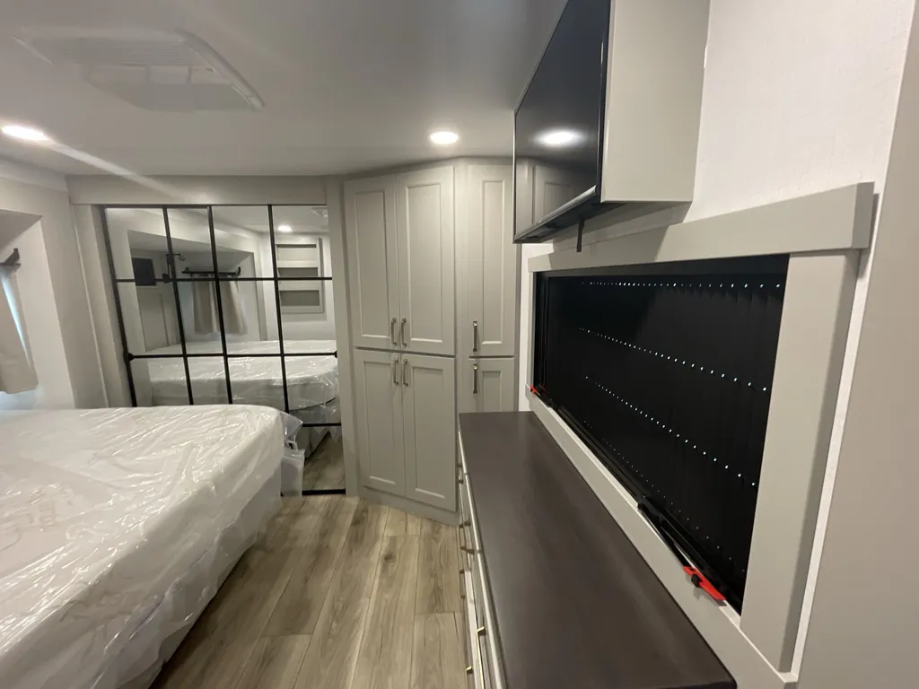 2026 Brinkley Model G 3970, Photos photo 24