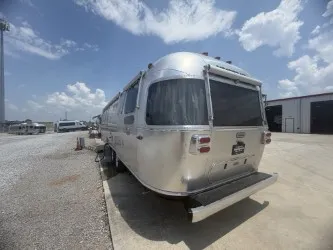 2026 Airstream Globetrotter 30RB - Photo 4