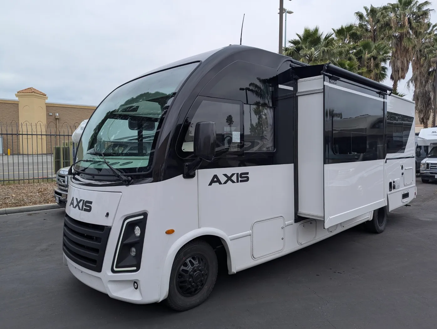 2026 Thor Motor Coach Axis 26.1 - Photo 3