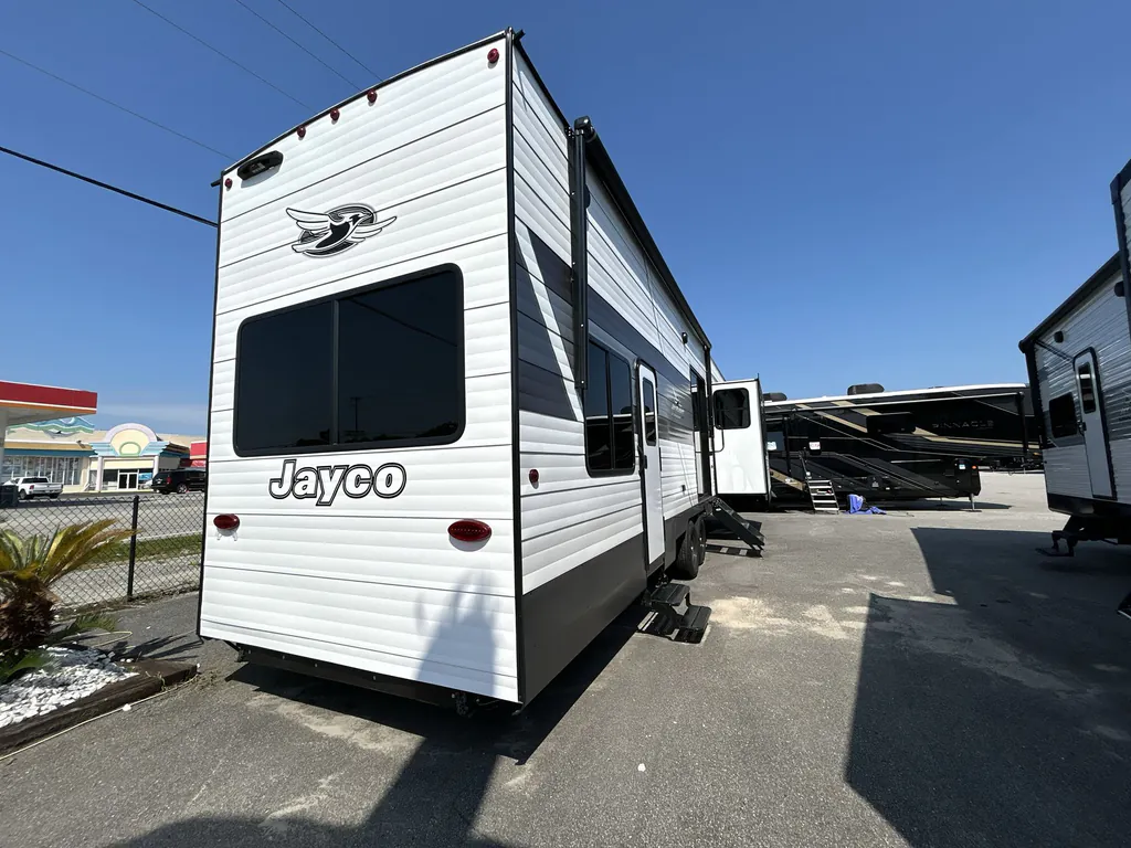 2027 Jayco Jay Flight Bungalow 401LOFT DS, Photos photo 8