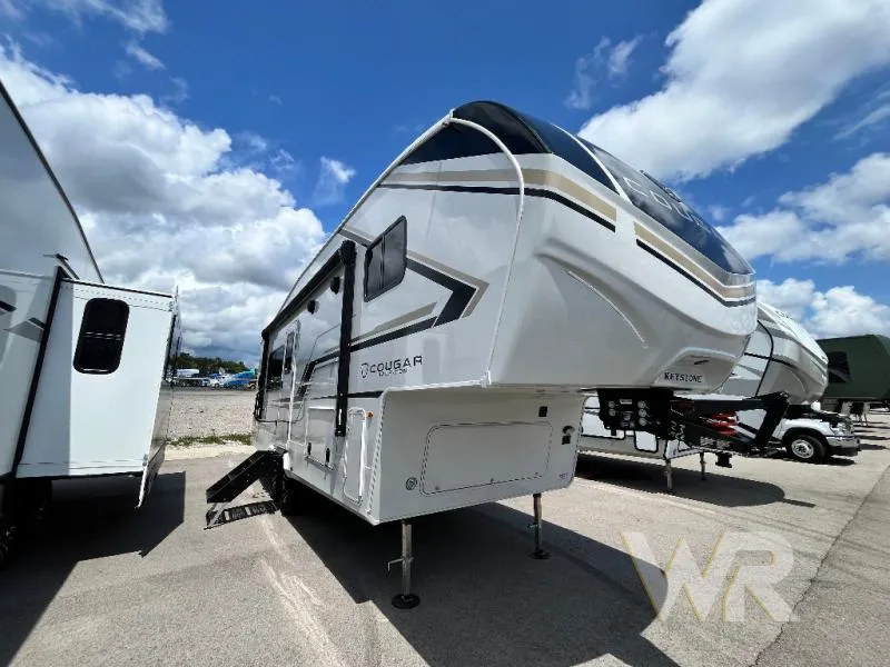 2025 Keystone Cougar Half-Ton 23MLE - Photo 2