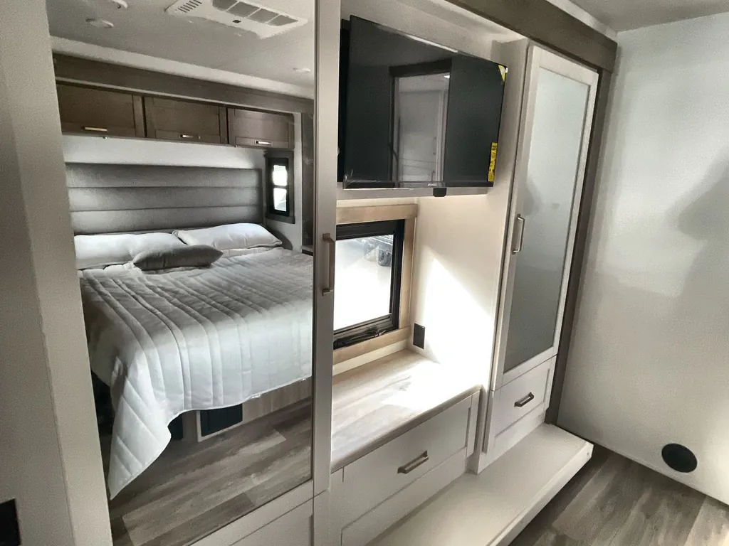 2027 Entegra Coach Vision XL 36C, Photos photo 19