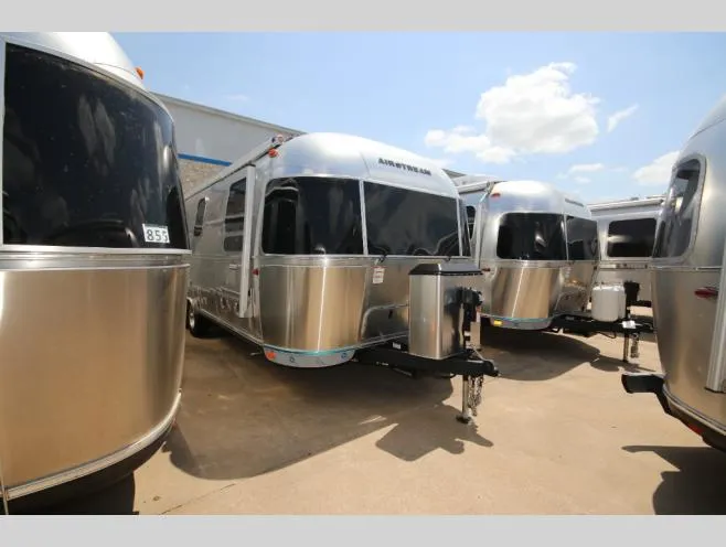 2026 Airstream International 27FB - Photo 4