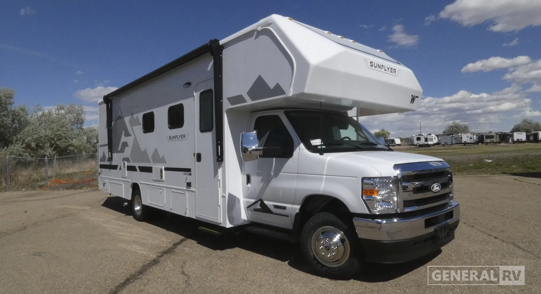 2027 Winnebago Sunflyer 28MB - Photo 2