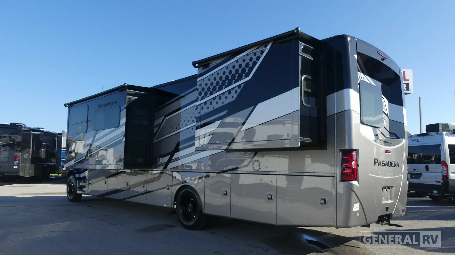 2026 Thor Motor Coach Pasadena 38FX - Photo 4