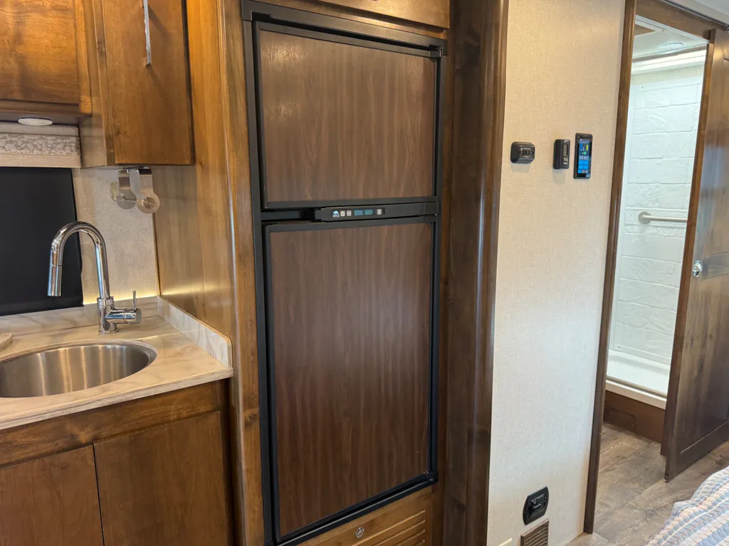 2019 Tiffin Wayfarer 24 FW, Photos photo 10