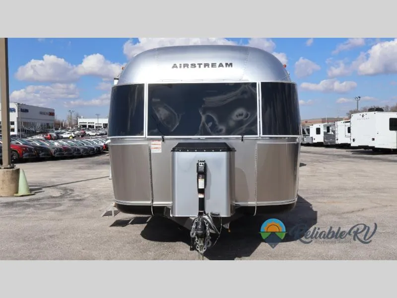 2026 Airstream Classic 28RB - Photo 3