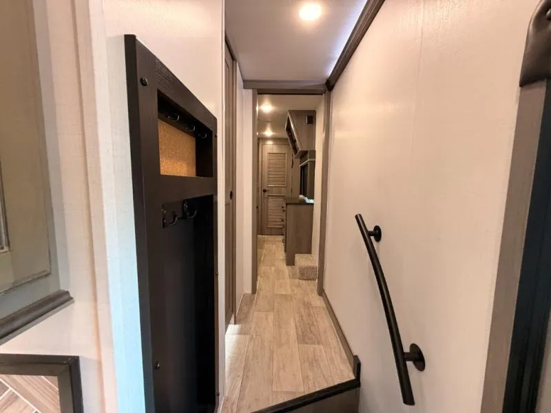 2022 Keystone Montana 3121RL - Photo 4