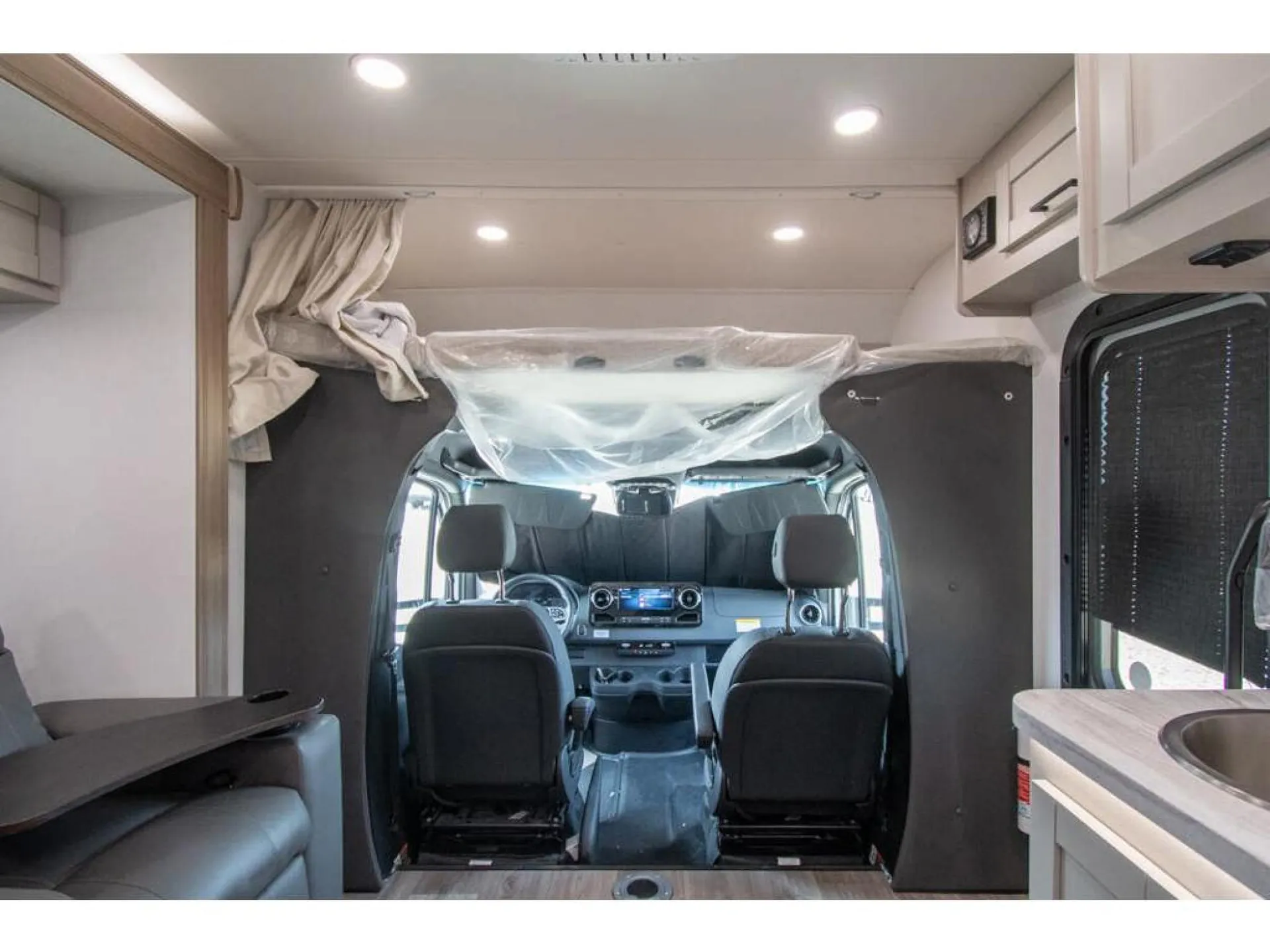 2026 Entegra Coach Qwest SE 24R - Photo 4