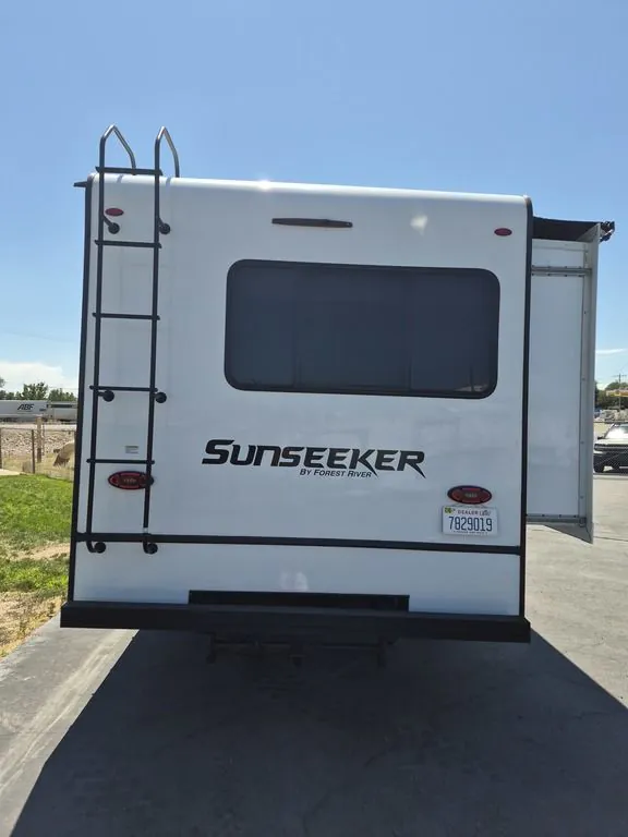 2023 Forest River Sunseeker 3250DS LE — Photo 5